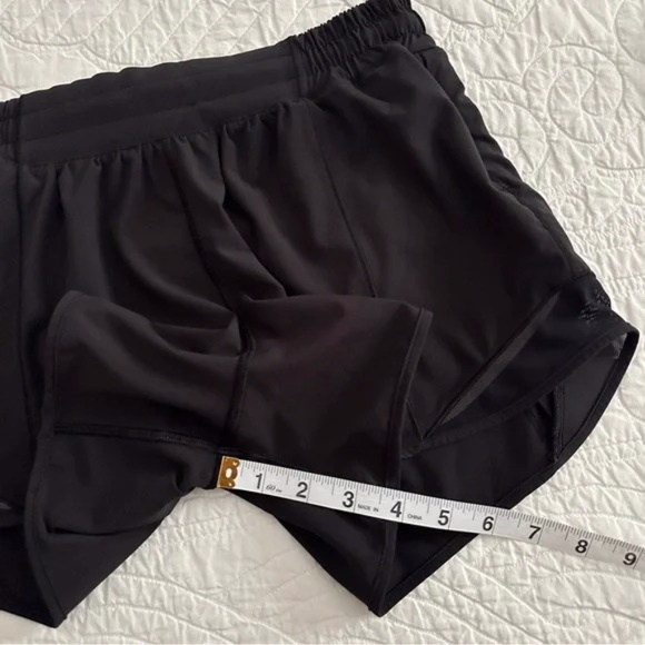 Lululemon Black Women's Hotty Hot Short Long 4” Size 6 W7ARLT - Picture 7 of 15